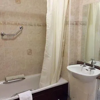 Hotel House 3*